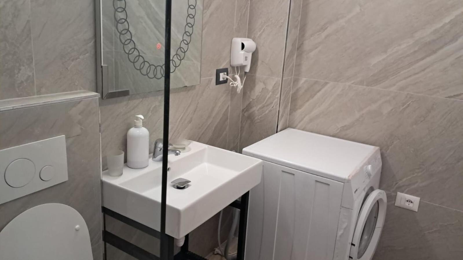 Dadaj Apartments Sarandë Eksteriør bilde
